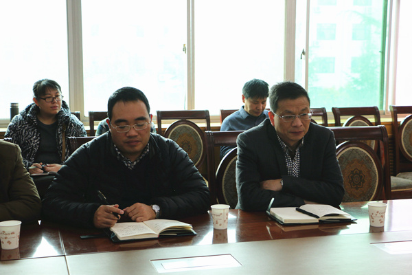 学校主要领导参会