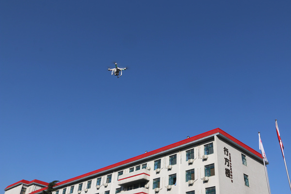 学校无人机社团参与此次活动拍摄