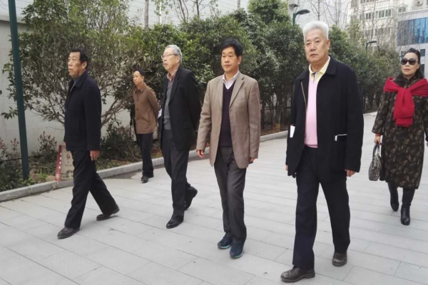 校友辅导员参观校园