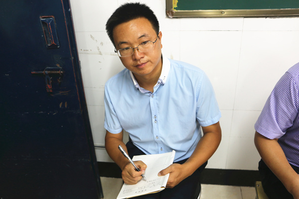 学校教育教学干部参加听课