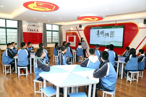 5“童心向党•传承红色基因--清明祭英烈”主题活动 5“童心向党•传承红色基因--清明祭英烈”主题活动